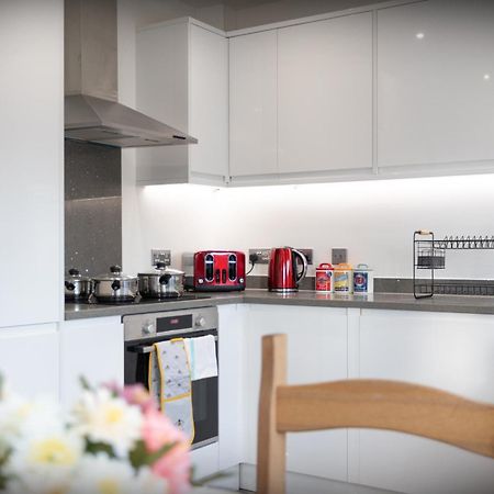 Hatfield Haven - Modern 2-Bed Retreat Near Uni, Business Park & City Center, Free Parking, Big Savings On Longer Stays Εξωτερικό φωτογραφία