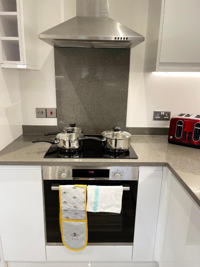 Hatfield Haven - Modern 2-Bed Retreat Near Uni, Business Park & City Center, Free Parking, Big Savings On Longer Stays Εξωτερικό φωτογραφία