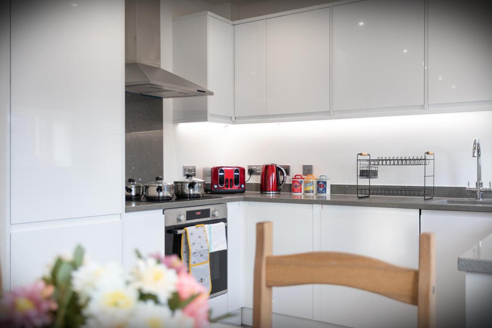 Hatfield Haven - Modern 2-Bed Retreat Near Uni, Business Park & City Center, Free Parking, Big Savings On Longer Stays Εξωτερικό φωτογραφία